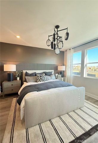 284 Harringay, Irvine, CA 92618