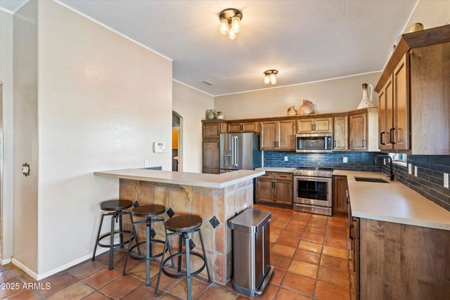 33449 N 10TH Street, Phoenix, AZ 85085