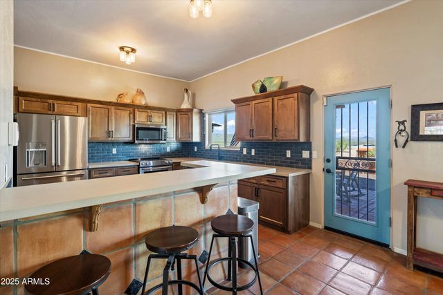 33449 N 10TH Street, Phoenix, AZ 85085