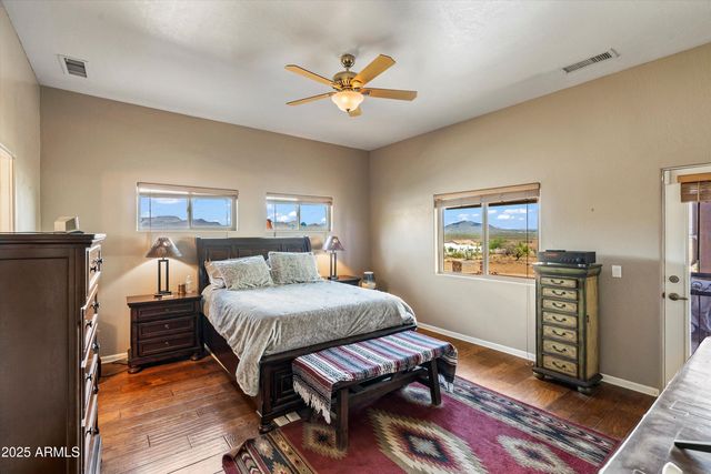 33449 N 10TH Street, Phoenix, AZ 85085