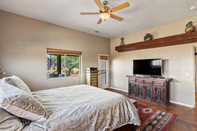 33449 N 10TH Street, Phoenix, AZ 85085