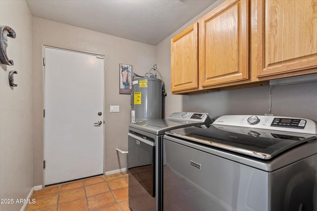 33449 N 10TH Street, Phoenix, AZ 85085