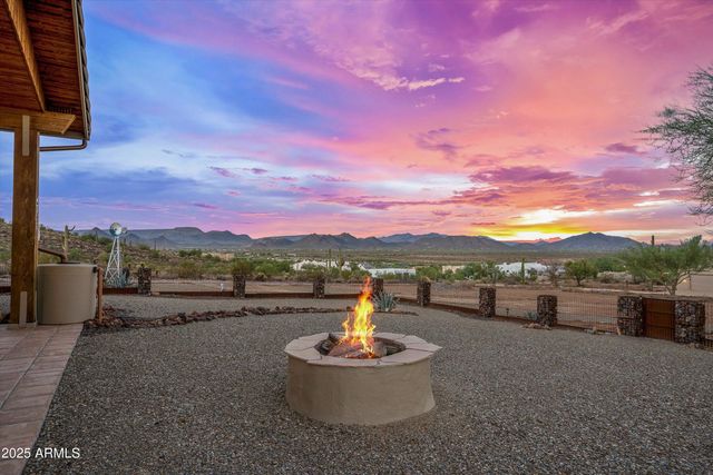 33449 N 10TH Street, Phoenix, AZ 85085