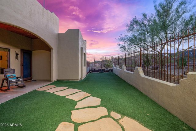 33449 N 10TH Street, Phoenix, AZ 85085