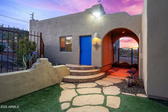 33449 N 10TH Street, Phoenix, AZ 85085