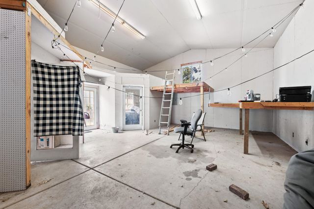 253 S Lorraine Ave, Wichita, KS 67211