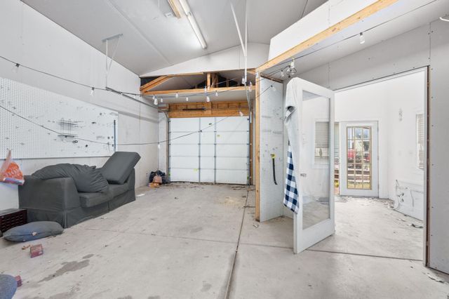 253 S Lorraine Ave, Wichita, KS 67211