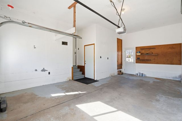 216 Central Drive, Eldridge, IA 52748