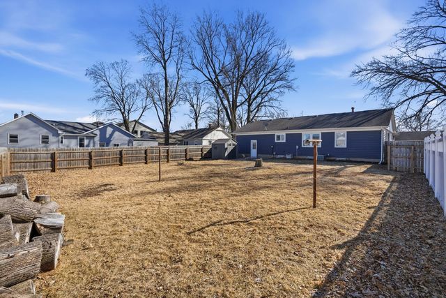 216 Central Drive, Eldridge, IA 52748