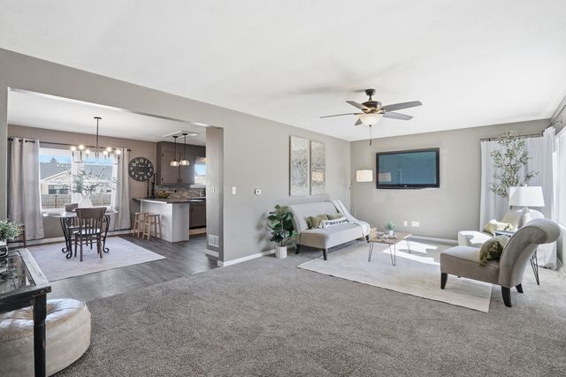 216 Central Drive, Eldridge, IA 52748