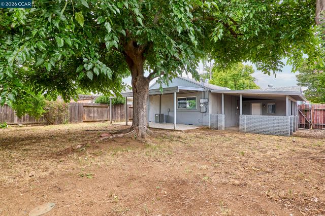 5206 Priscilla Ln, Sacramento, CA 95820