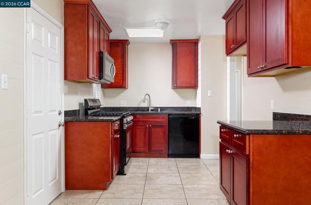 5206 Priscilla Ln, Sacramento, CA 95820