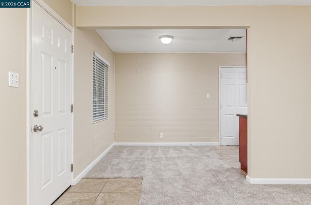 5206 Priscilla Ln, Sacramento, CA 95820
