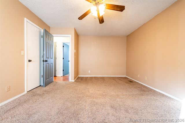 9364 S 89th East Avenue, Tulsa, OK 74133