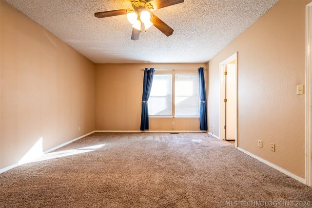 9364 S 89th East Avenue, Tulsa, OK 74133