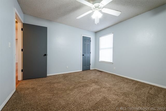 9364 S 89th East Avenue, Tulsa, OK 74133