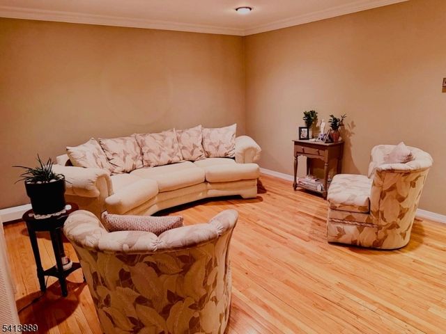 51 Romain Ave, Pompton Lakes Boro, NJ 07442