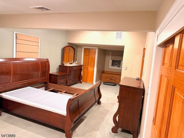 51 Romain Ave, Pompton Lakes Boro, NJ 07442