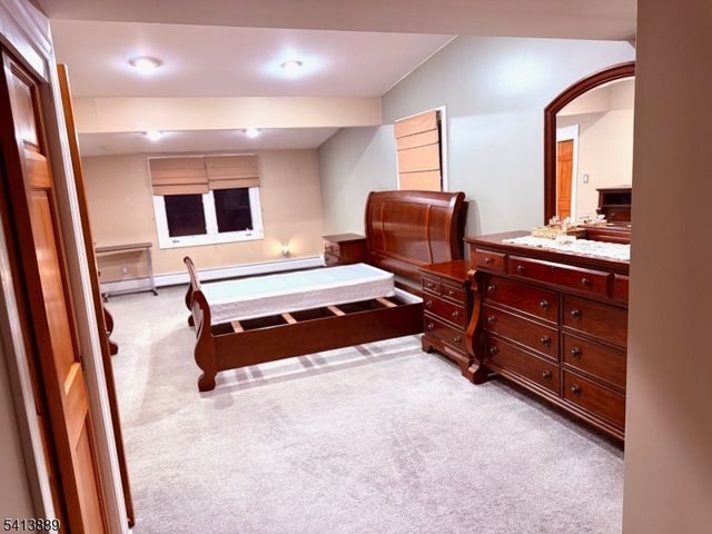 51 Romain Ave, Pompton Lakes Boro, NJ 07442