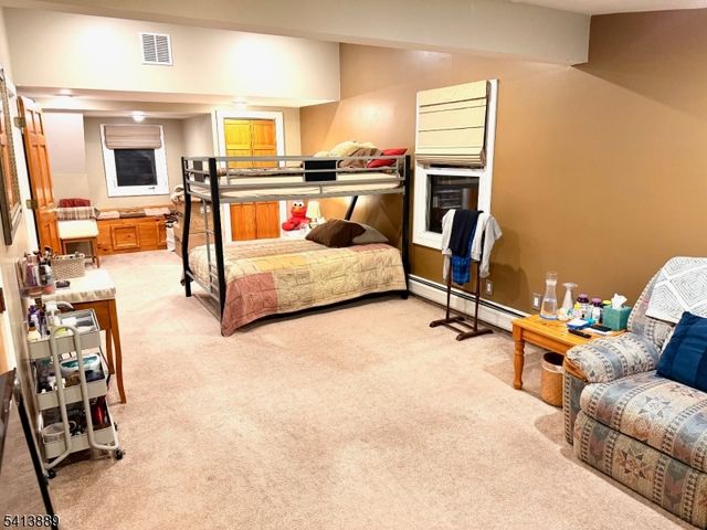 51 Romain Ave, Pompton Lakes Boro, NJ 07442