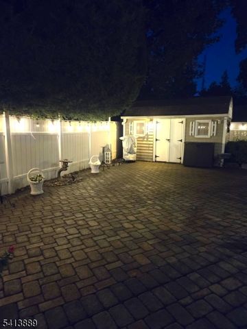 51 Romain Ave, Pompton Lakes Boro, NJ 07442