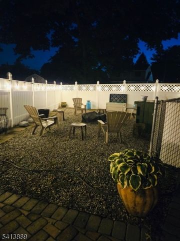 51 Romain Ave, Pompton Lakes Boro, NJ 07442