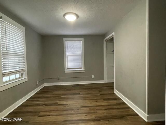 522 N Kentucky Street, Carterville, MO 64835