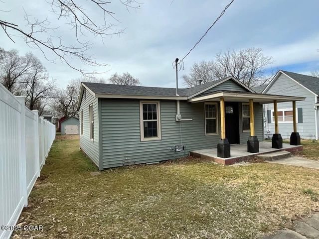 522 N Kentucky Street, Carterville, MO 64835