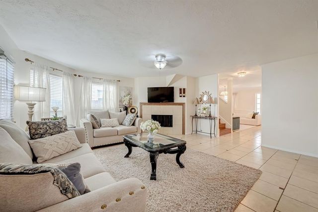 2519 Glenholly Park Drive, Sugar Land, TX 77498