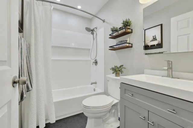 2055 Terraspiro Avenue, Spring Valley, CA 91977