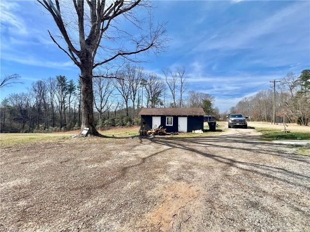 5528 Elkin Highway, North Wilkesboro, NC 28659