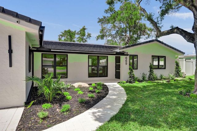 669 SW 3rd Street, Boca Raton, FL 33486