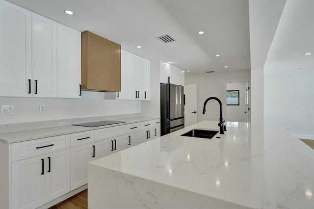 669 SW 3rd Street, Boca Raton, FL 33486