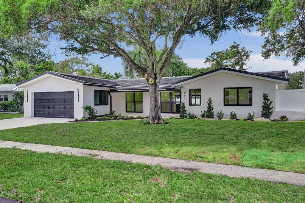 669 SW 3rd Street, Boca Raton, FL 33486