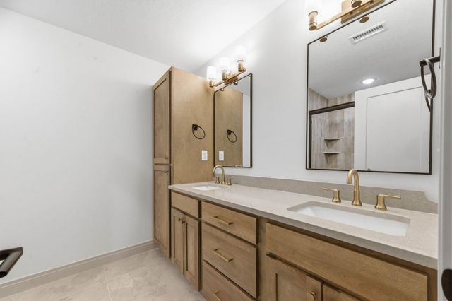 14603 E Willowbend Ct, Wichita, KS 67230