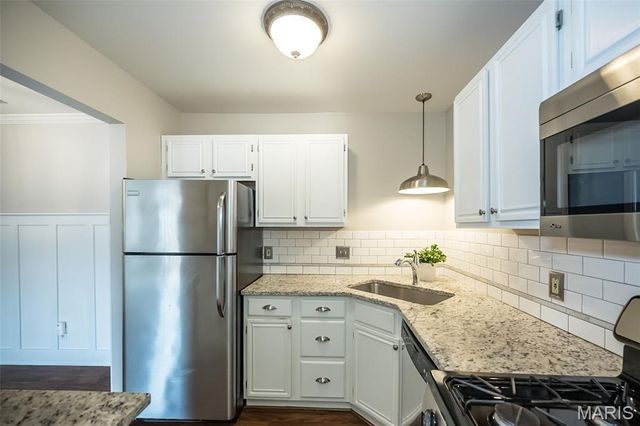 1445 Whispering Creek Drive E, Ballwin, MO 63021