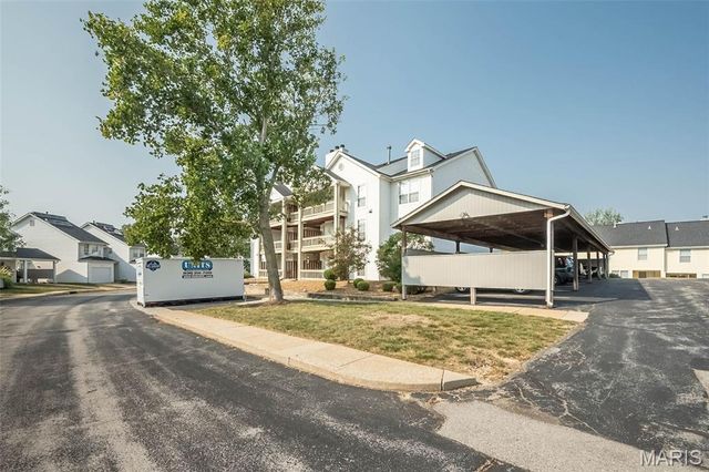 1445 Whispering Creek Drive E, Ballwin, MO 63021