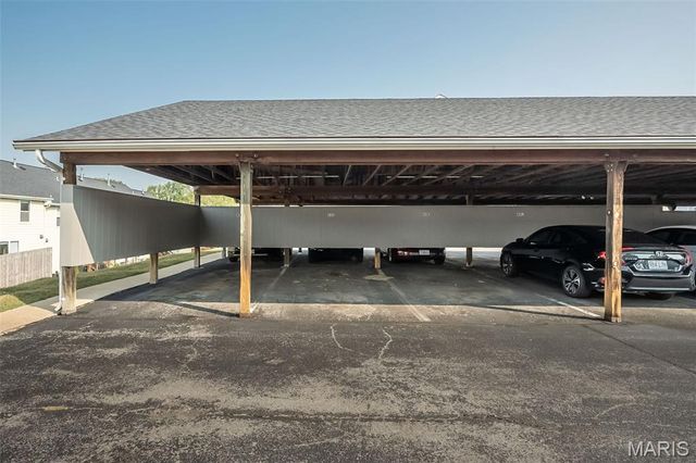 1445 Whispering Creek Drive E, Ballwin, MO 63021