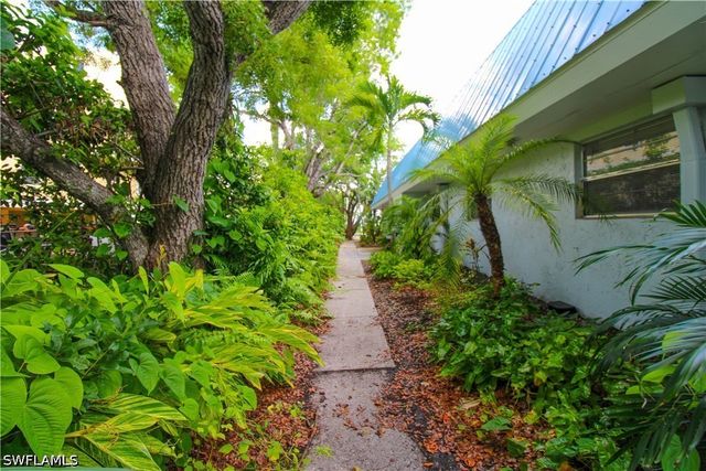 1331 Chesapeake AVE 4, Naples, FL 34102