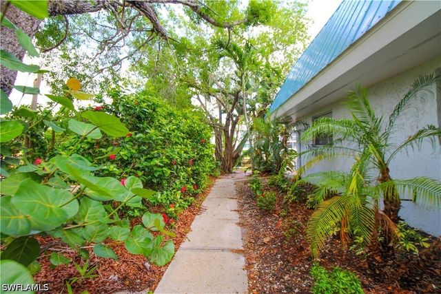 1331 Chesapeake AVE 4, Naples, FL 34102