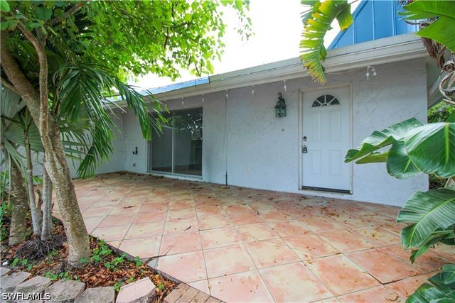 1331 Chesapeake AVE 4, Naples, FL 34102