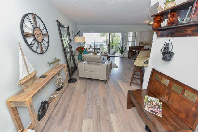 1605 S US HIGHWAY 1 205V1, Jupiter, FL 33477