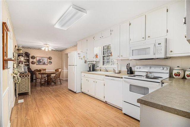 191 Hearthstone S Drive, Newnan, GA 30263