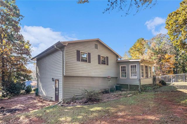 191 Hearthstone S Drive, Newnan, GA 30263