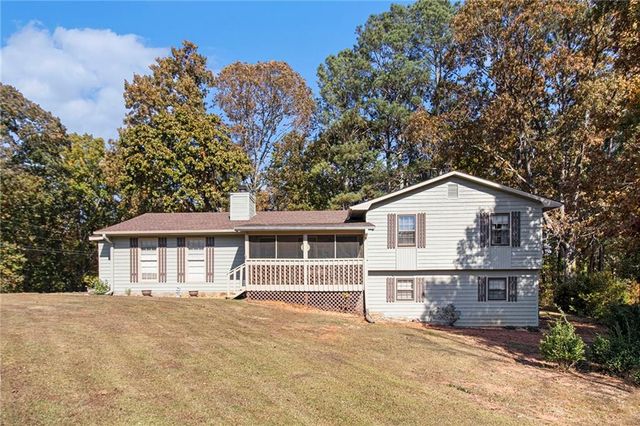 191 Hearthstone S Drive, Newnan, GA 30263