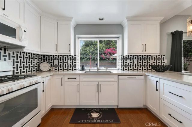 17333 San Jose Street 102, Granada Hills, CA 91344