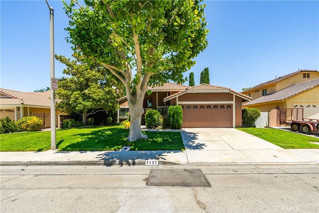 3137 W Avenue J6, Lancaster, CA 93536