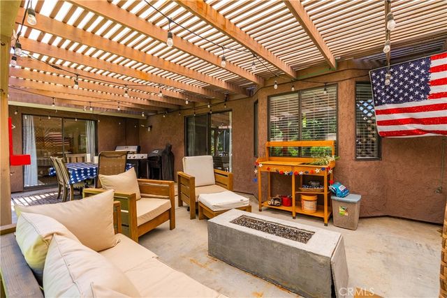 3137 W Avenue J6, Lancaster, CA 93536