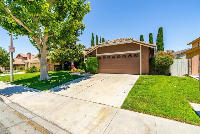 3137 W Avenue J6, Lancaster, CA 93536