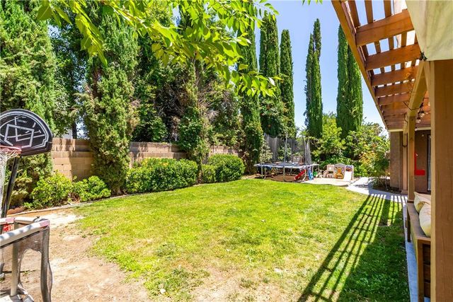 3137 W Avenue J6, Lancaster, CA 93536